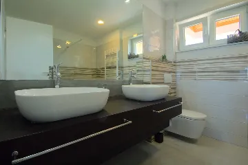 Villa in Rošini with Private Pool for 8 Guests