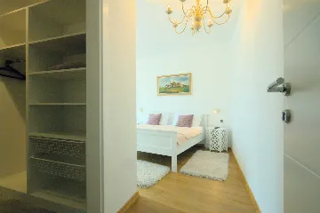 Villa in Rošini with Private Pool for 8 Guests