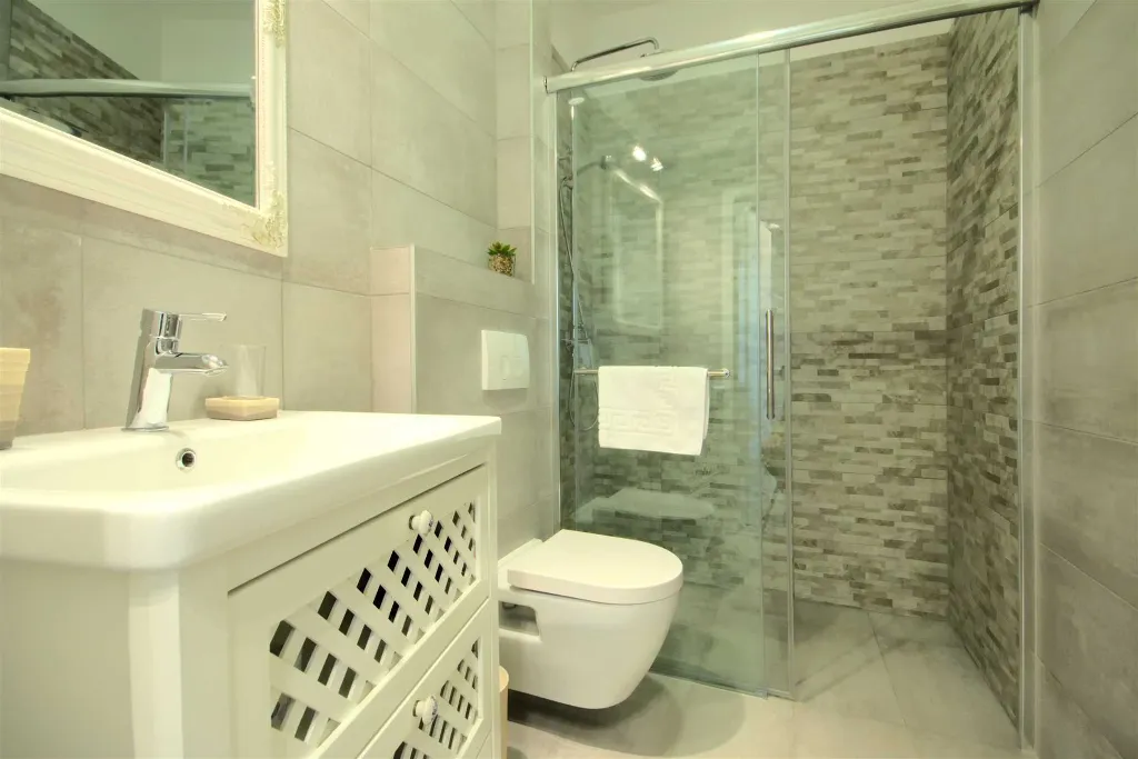 Villa in Rošini with Private Pool for 8 Guests