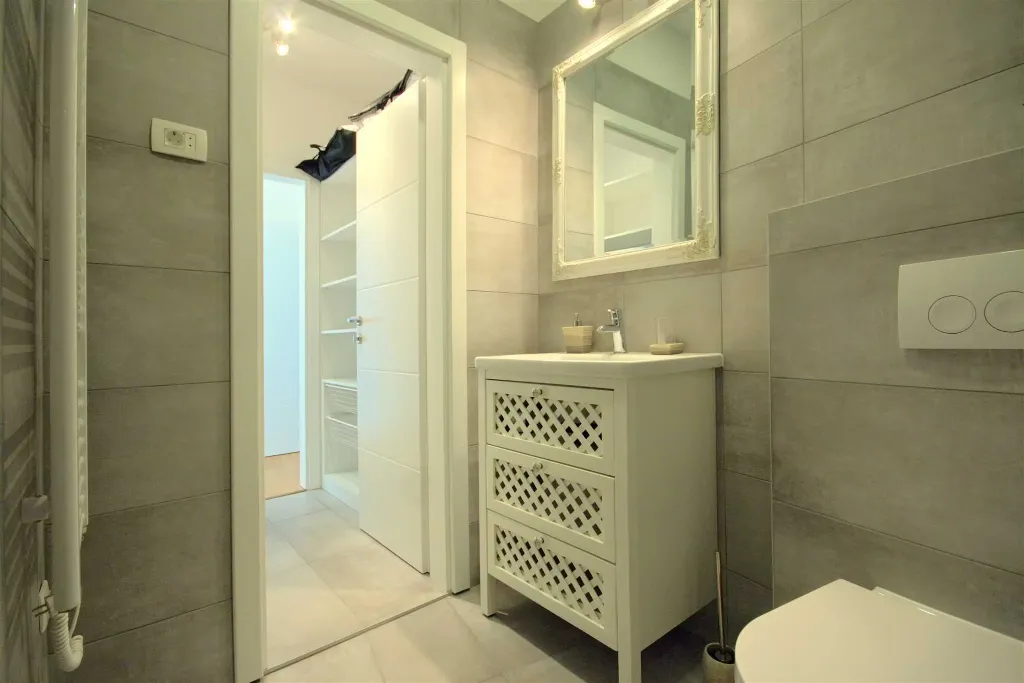 Villa in Rošini with Private Pool for 8 Guests