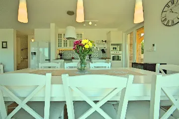 Villa in Rošini with Private Pool for 8 Guests