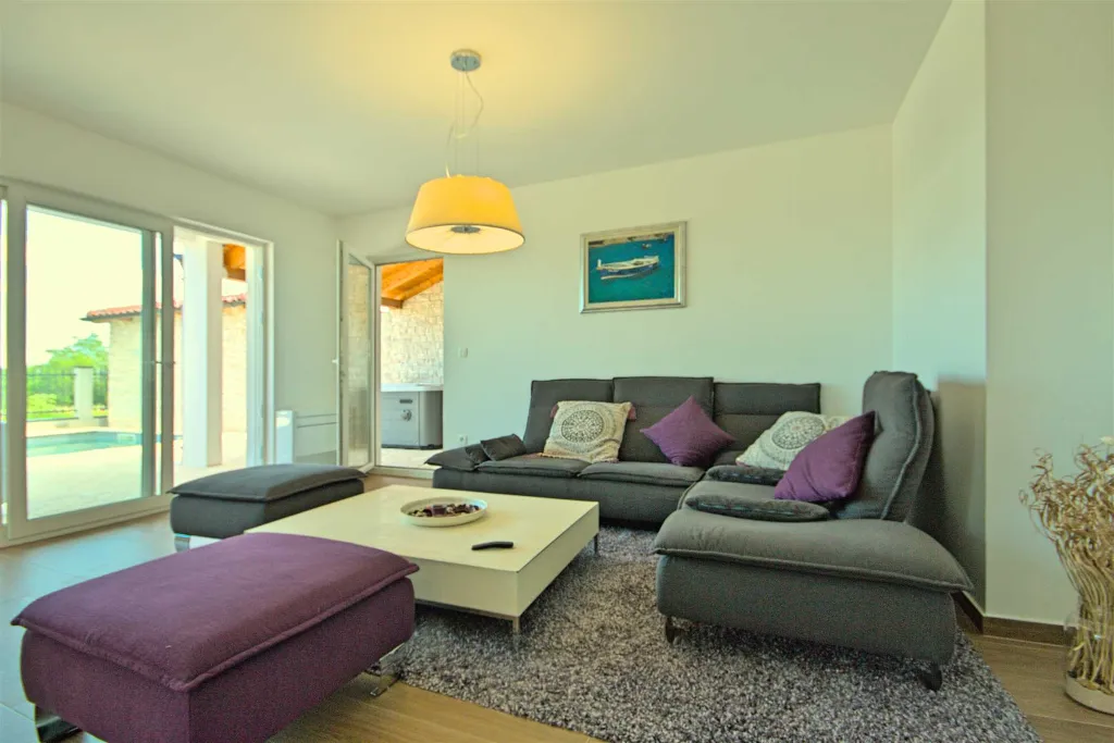 Villa in Rošini with Private Pool for 8 Guests
