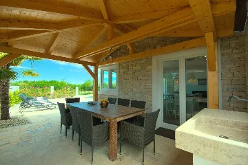 Villa in Rošini with Private Pool for 8 Guests