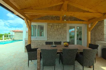Villa in Rošini with Private Pool for 8 Guests