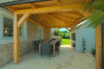 Villa in Rošini with Private Pool for 8 Guests