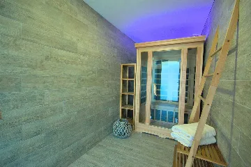 Villa in Rošini with Private Pool for 8 Guests