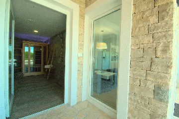 Villa in Rošini with Private Pool for 8 Guests