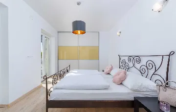 4-Bedroom Villa with Private Pool in Višnjan