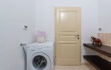 4-Bedroom Villa with Private Pool in Višnjan