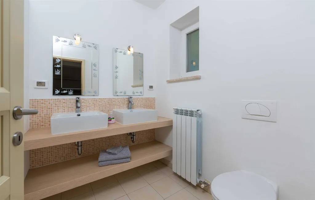 4-Bedroom Villa with Private Pool in Višnjan
