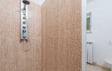 4-Bedroom Villa with Private Pool in Višnjan