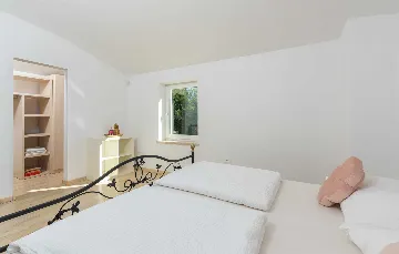 4-Bedroom Villa with Private Pool in Višnjan