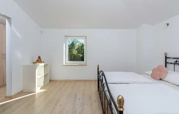 4-Bedroom Villa with Private Pool in Višnjan