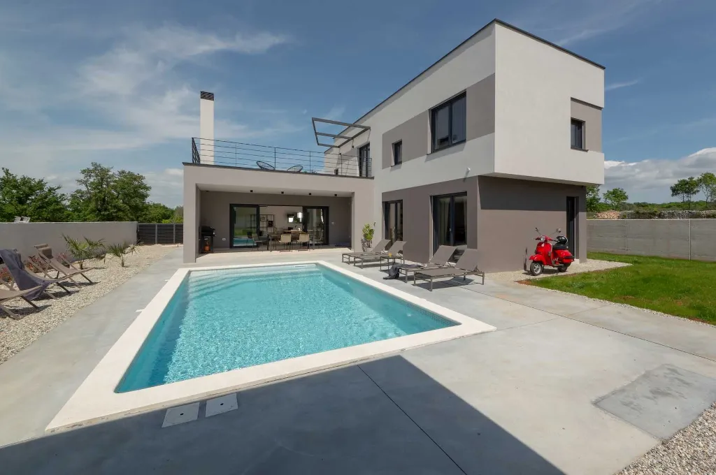 4-Bedroom Villa in Vodnjan for Up to 10 Guests