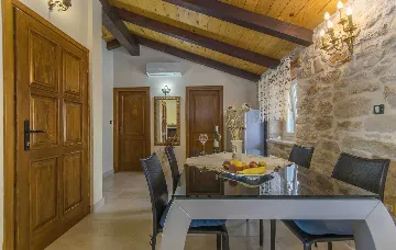 Traditional Istrian Villa near Poreč for 7
