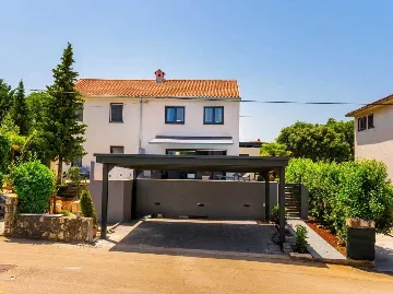 Njivice 2-Bedroom Villa with Private Heated Pool