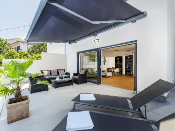 Njivice 2-Bedroom Villa with Private Heated Pool