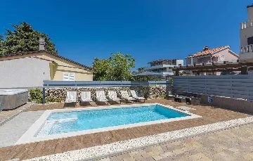 Spacious 6-Bedroom Villa in Premantura (Up to 14)