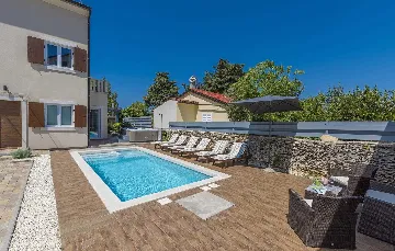 Spacious 6-Bedroom Villa in Premantura (Up to 14)