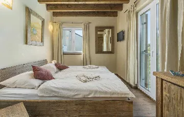 Spacious 6-Bedroom Villa in Premantura (Up to 14)