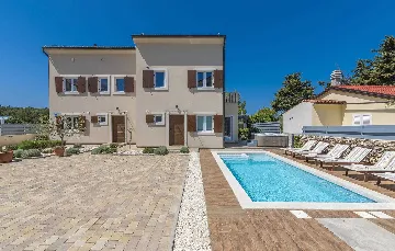 Spacious 6-Bedroom Villa in Premantura (Up to 14)