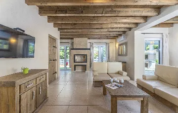 Spacious 6-Bedroom Villa in Premantura (Up to 14)