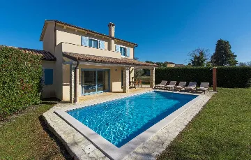 Modern Villa in Barban for Up to 8 Guests