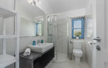 4-Bedroom Villa with Private Pool in Rojnići