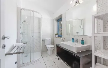 4-Bedroom Villa with Private Pool in Rojnići