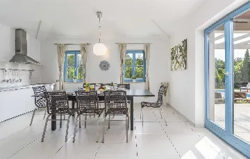 4-Bedroom Villa with Private Pool in Rojnići