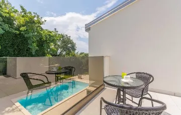 Poreč 4-Bedroom Villa with Private Pool and Terrace