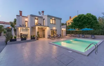 Poreč 4-Bedroom Villa with Private Pool and Terrace