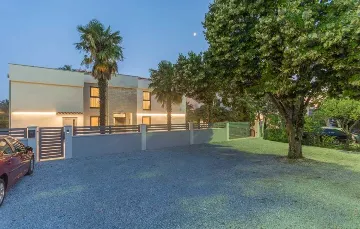 Poreč 4-Bedroom Villa with Private Pool and Terrace