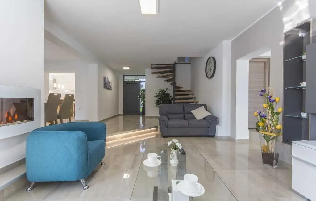 Poreč 4-Bedroom Villa with Private Pool and Terrace