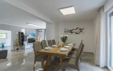 Poreč 4-Bedroom Villa with Private Pool and Terrace