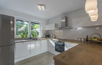 Poreč 4-Bedroom Villa with Private Pool and Terrace