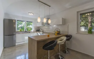 Poreč 4-Bedroom Villa with Private Pool and Terrace