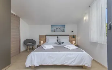 Poreč 4-Bedroom Villa with Private Pool and Terrace