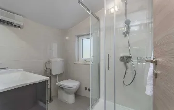 Poreč 4-Bedroom Villa with Private Pool and Terrace