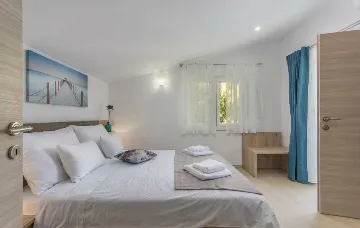 Poreč 4-Bedroom Villa with Private Pool and Terrace