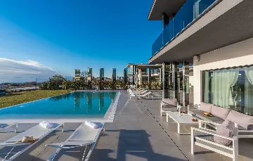 Kaštelir Villa for Up to 10 Guests with Private Pool