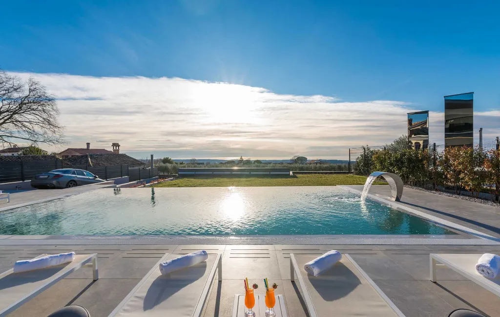 Kaštelir Villa for Up to 10 Guests with Private Pool