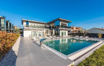 Kaštelir Villa for Up to 10 Guests with Private Pool