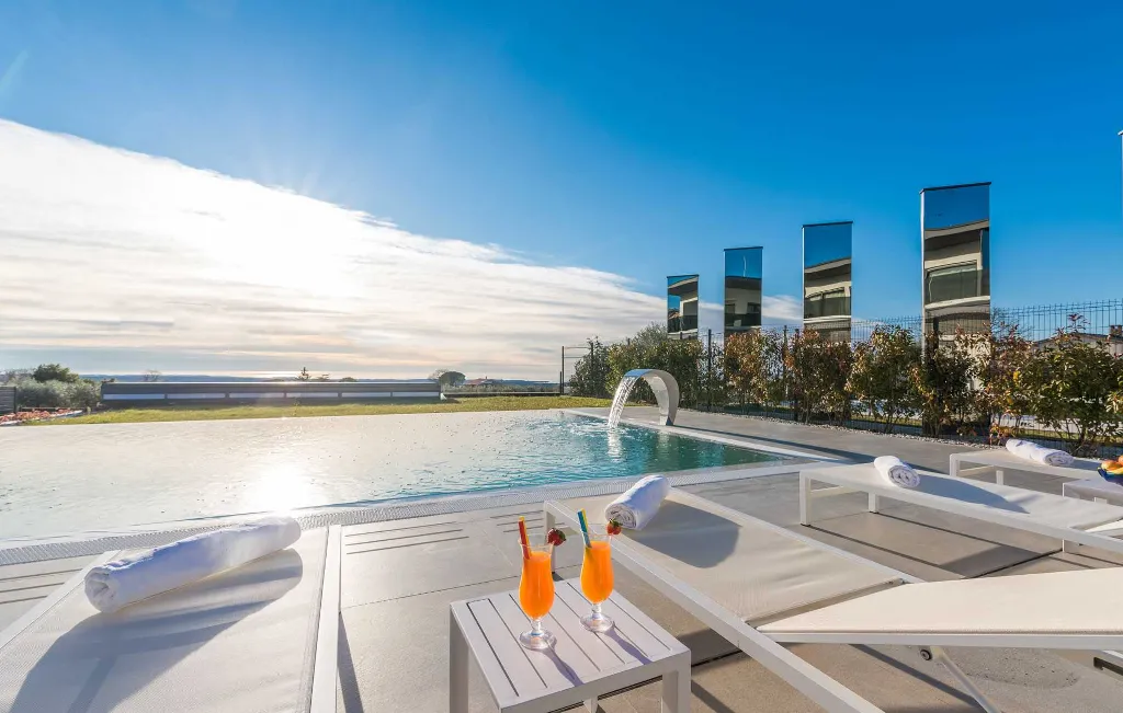 Kaštelir Villa for Up to 10 Guests with Private Pool