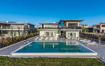 Kaštelir Villa for Up to 10 Guests with Private Pool