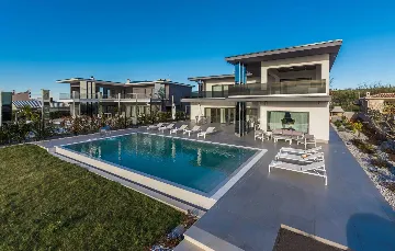 Kaštelir Villa for Up to 10 Guests with Private Pool