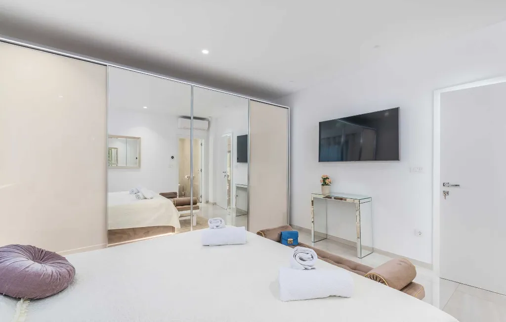 Kaštelir Villa for Up to 10 Guests with Private Pool