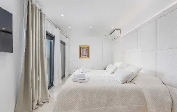 Kaštelir Villa for Up to 10 Guests with Private Pool