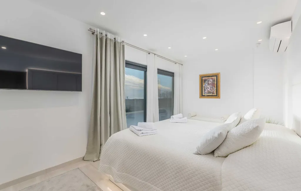 Kaštelir Villa for Up to 10 Guests with Private Pool