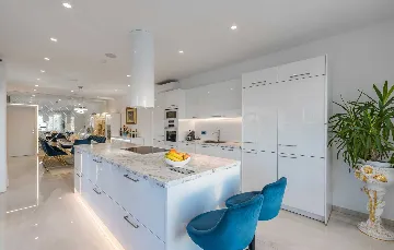 Kaštelir Villa for Up to 10 Guests with Private Pool